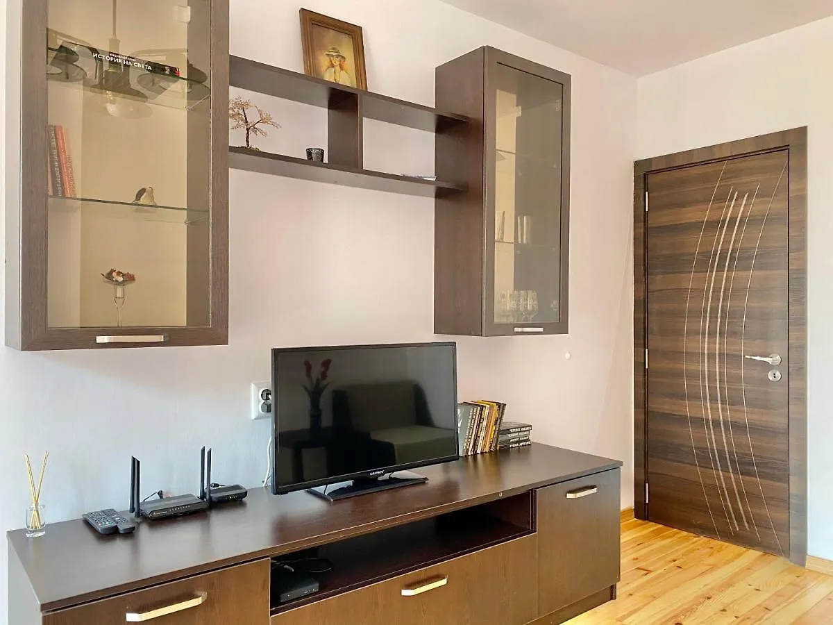 Bright Central Studio For 4 In Burgas Apartment